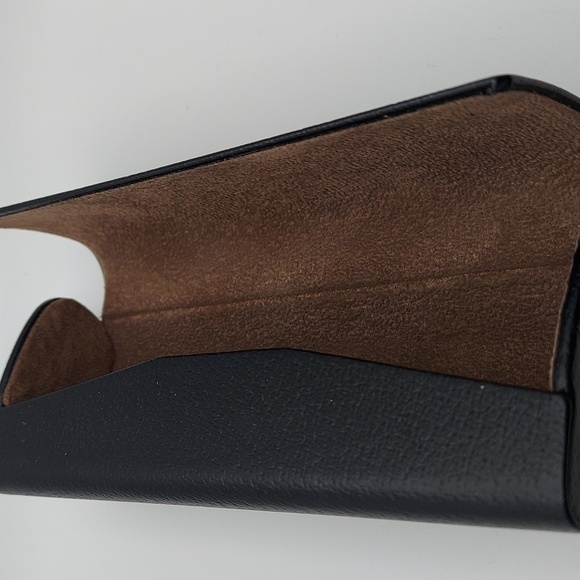 Burberry Textured Black Eyeglass Holder - Picture 4 of 6